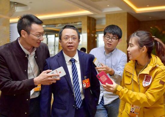 两会科技大佬发言：热议人工智能和产业互联网未来